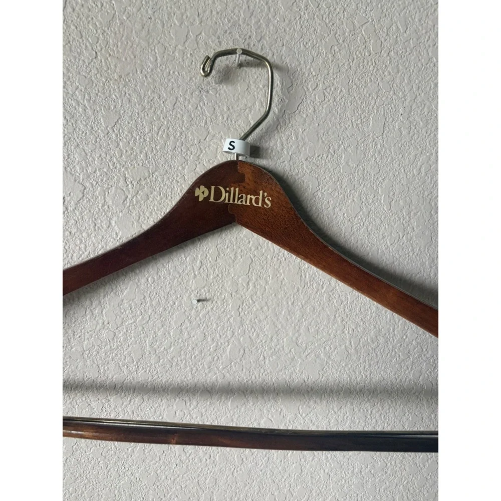 Vintage Dillards Wooden Suit Hanger Mahogany Finish Locking Pant Bar‎ Gold Logo